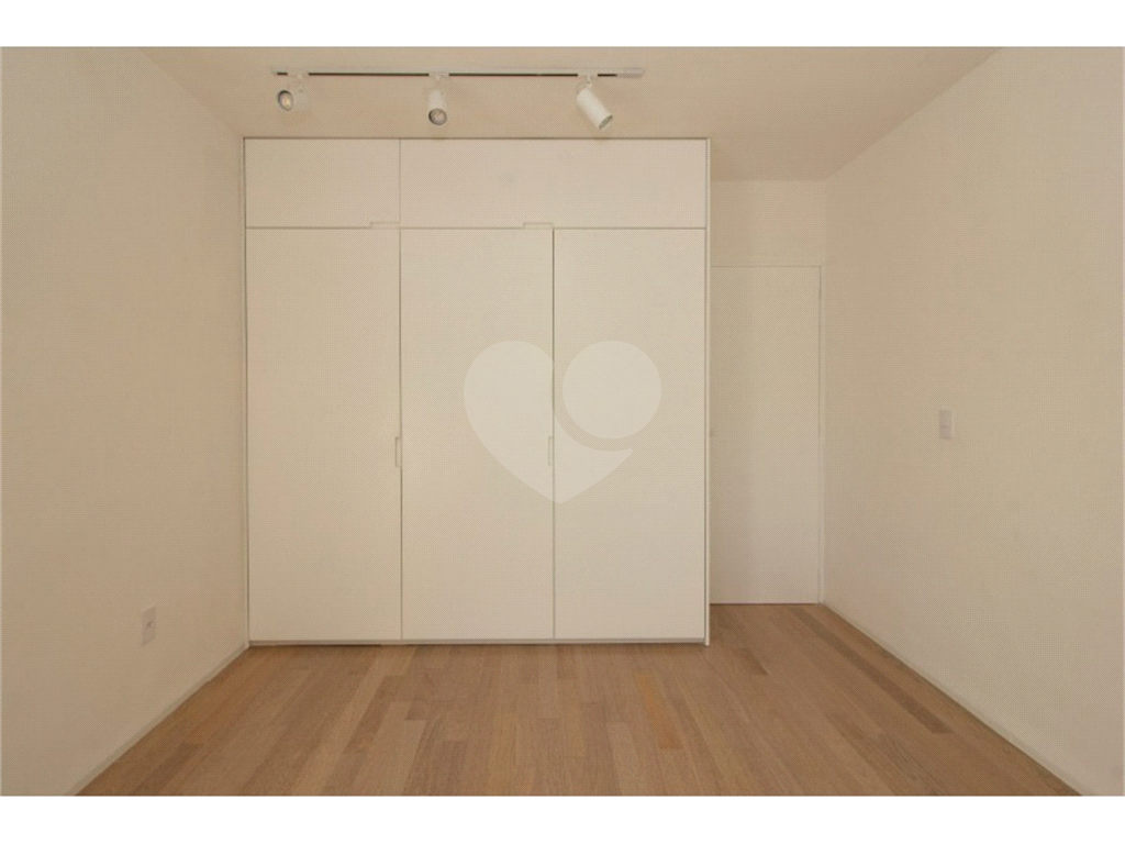 Imóvel 250m² sala de estar de 3 ambientes 4 quartos, sendo 2 suítes, Jardim Europa