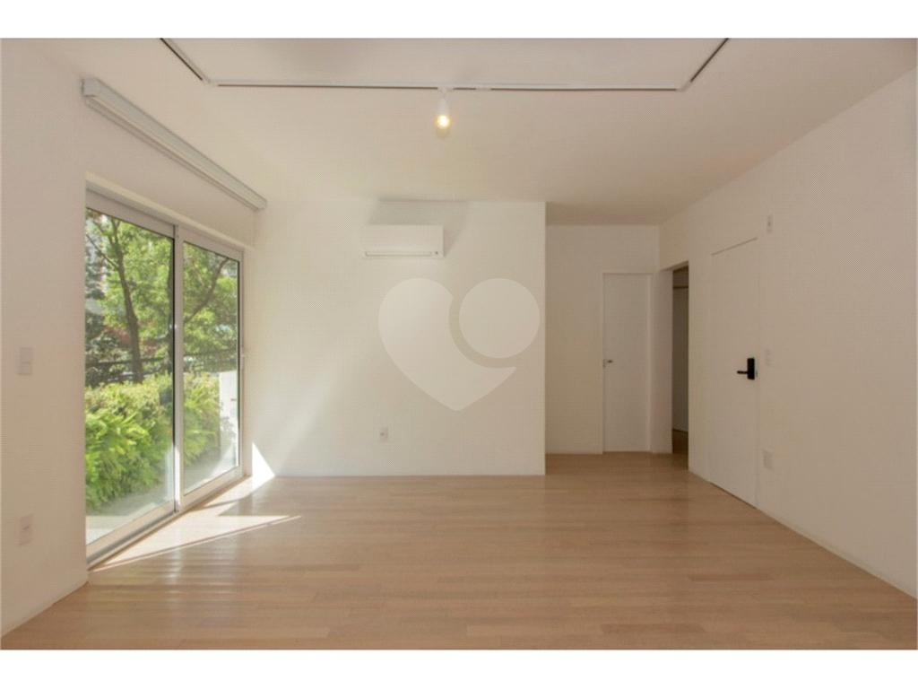 Imóvel 250m² sala de estar de 3 ambientes 4 quartos, sendo 2 suítes, Jardim Europa