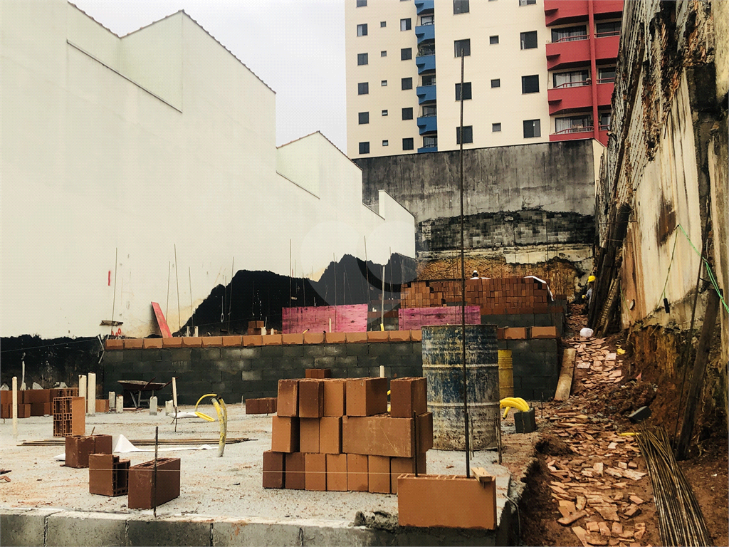 APARTAMENTO em VILA NIVI