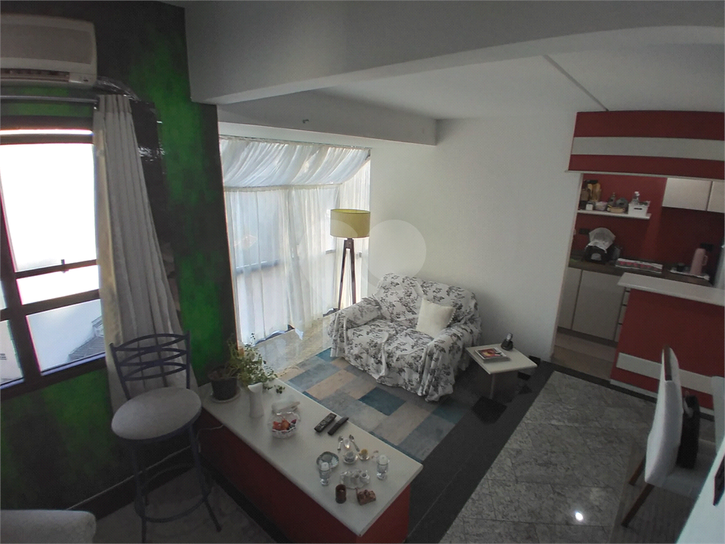 Apartamento tipo flat c/ 50m², muito bem localizado próximo à Estação Santana do Metrô 