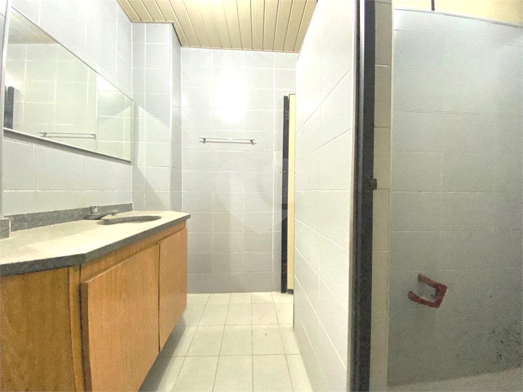 Sala comercial ao lado do Metro Luz