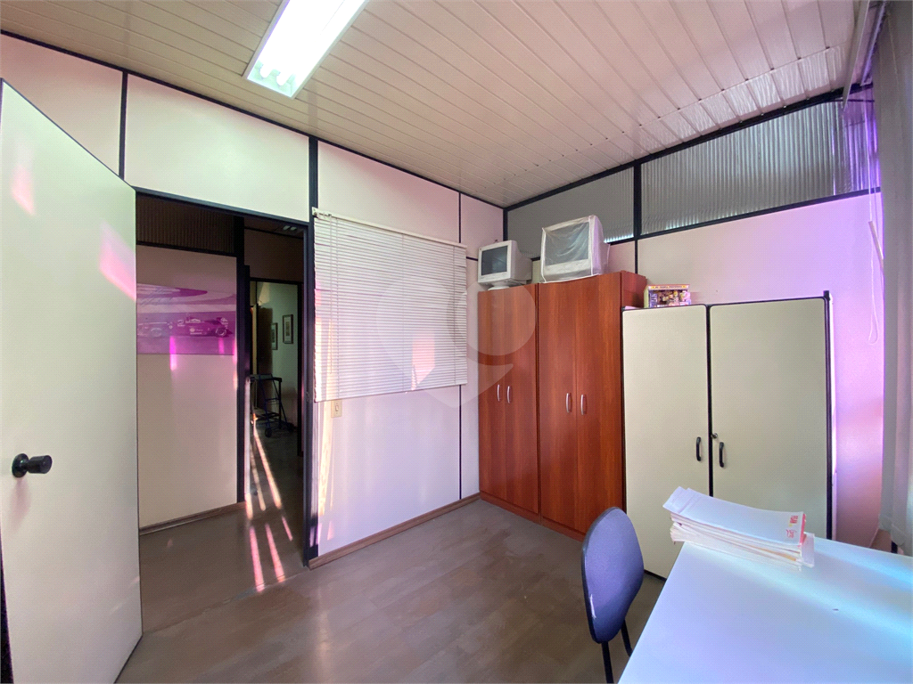 Sala comercial ao lado do Metro Luz