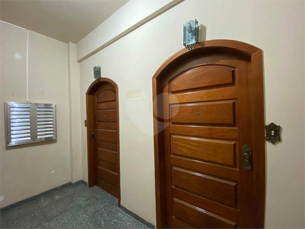 Sala comercial ao lado do Metro Luz