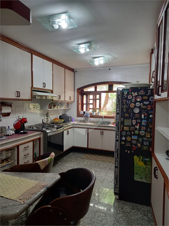 Casa  de alto padrão em condomínio fechado no Tremembé.