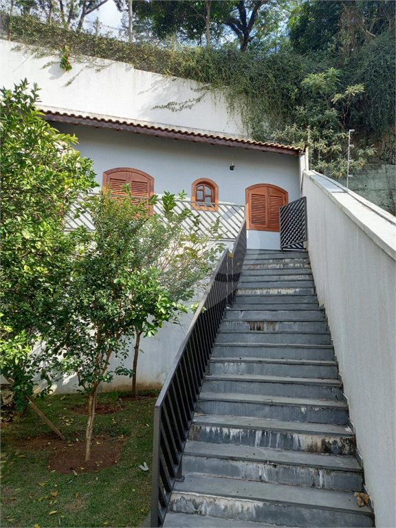 Casa  de alto padrão em condomínio fechado no Tremembé.