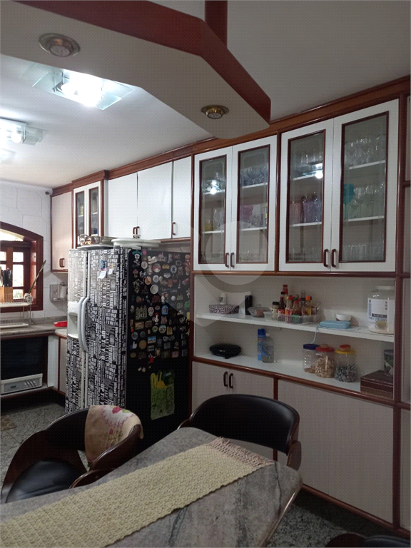 Casa  de alto padrão em condomínio fechado no Tremembé.
