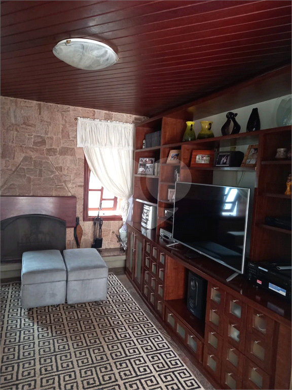 Casa  de alto padrão em condomínio fechado no Tremembé.