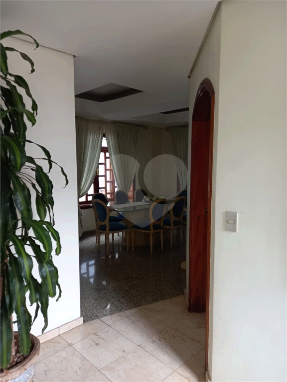 Casa  de alto padrão em condomínio fechado no Tremembé.