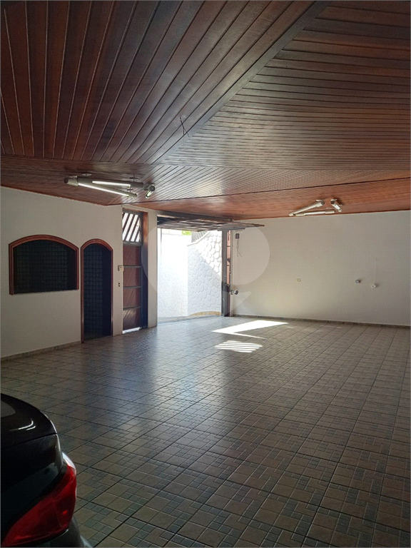 Casa  de alto padrão em condomínio fechado no Tremembé.