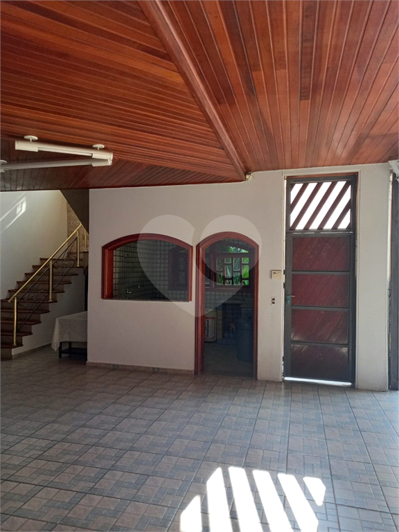 Casa  de alto padrão em condomínio fechado no Tremembé.