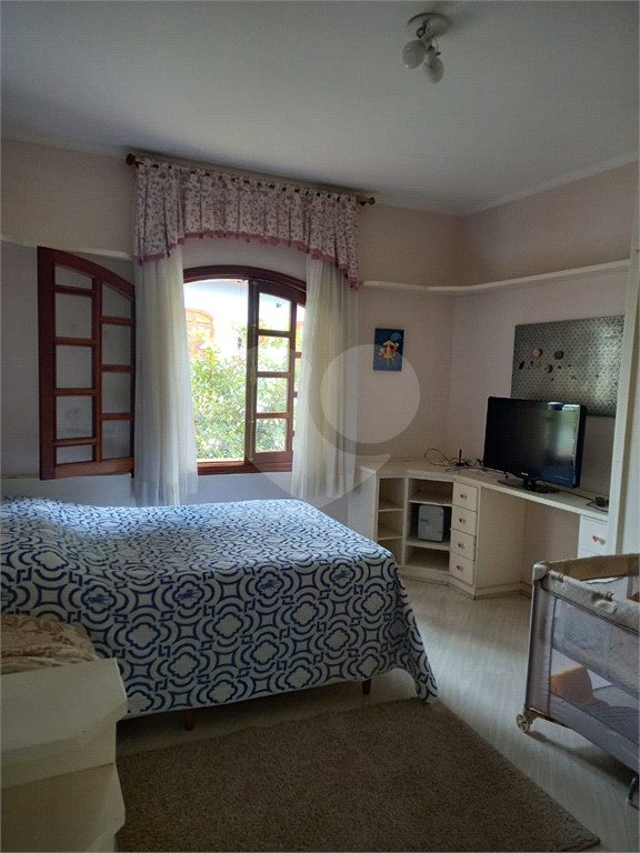 Casa  de alto padrão em condomínio fechado no Tremembé.