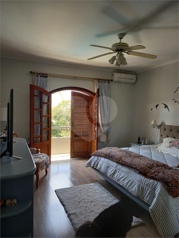 Casa  de alto padrão em condomínio fechado no Tremembé.