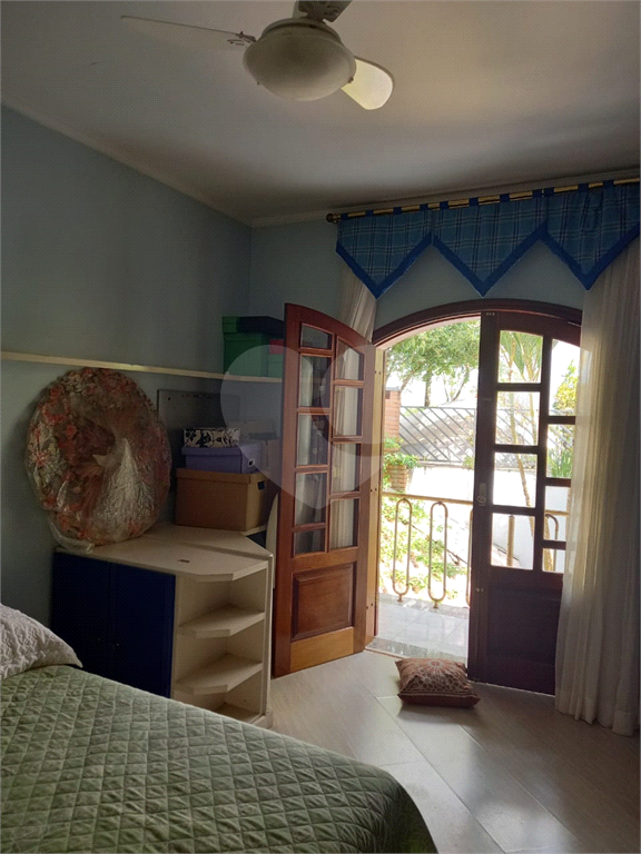 Casa  de alto padrão em condomínio fechado no Tremembé.