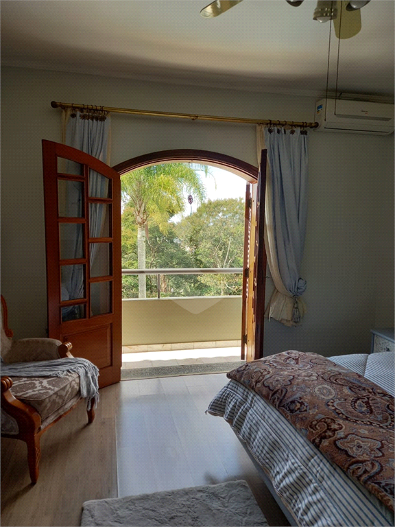 Casa  de alto padrão em condomínio fechado no Tremembé.