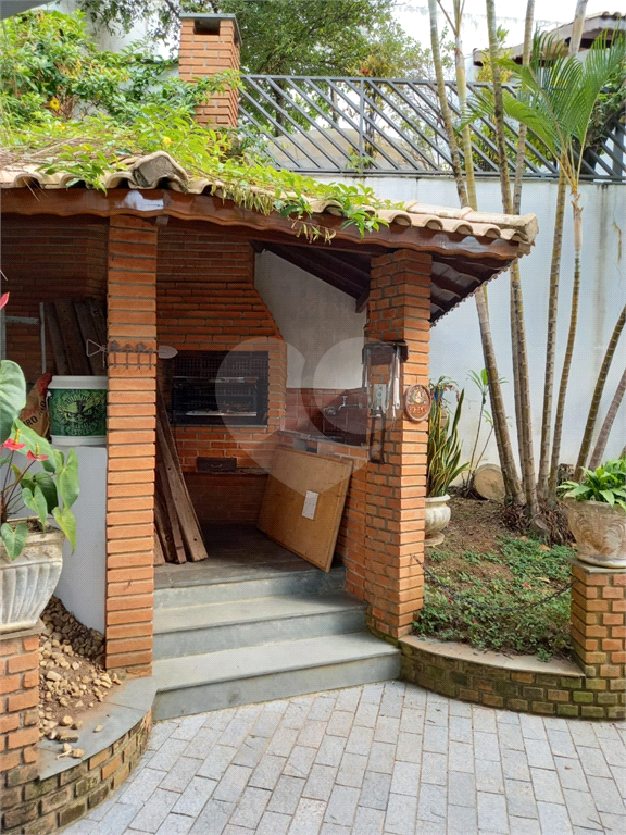 Casa  de alto padrão em condomínio fechado no Tremembé.
