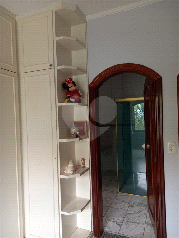 Casa  de alto padrão em condomínio fechado no Tremembé.