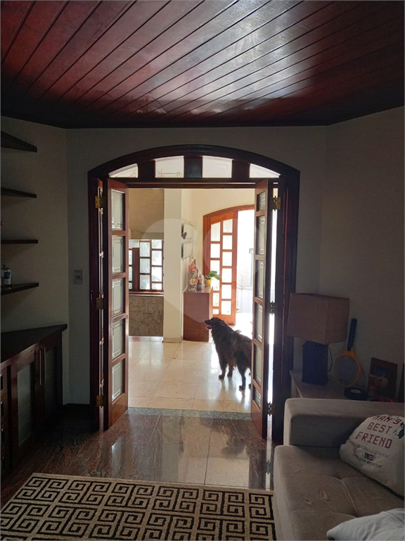 Casa  de alto padrão em condomínio fechado no Tremembé.