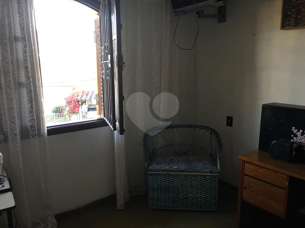 Casa 300 metros – Palmas do Tremembe - 4 dorm - 2 suítes - 4 vagas 
