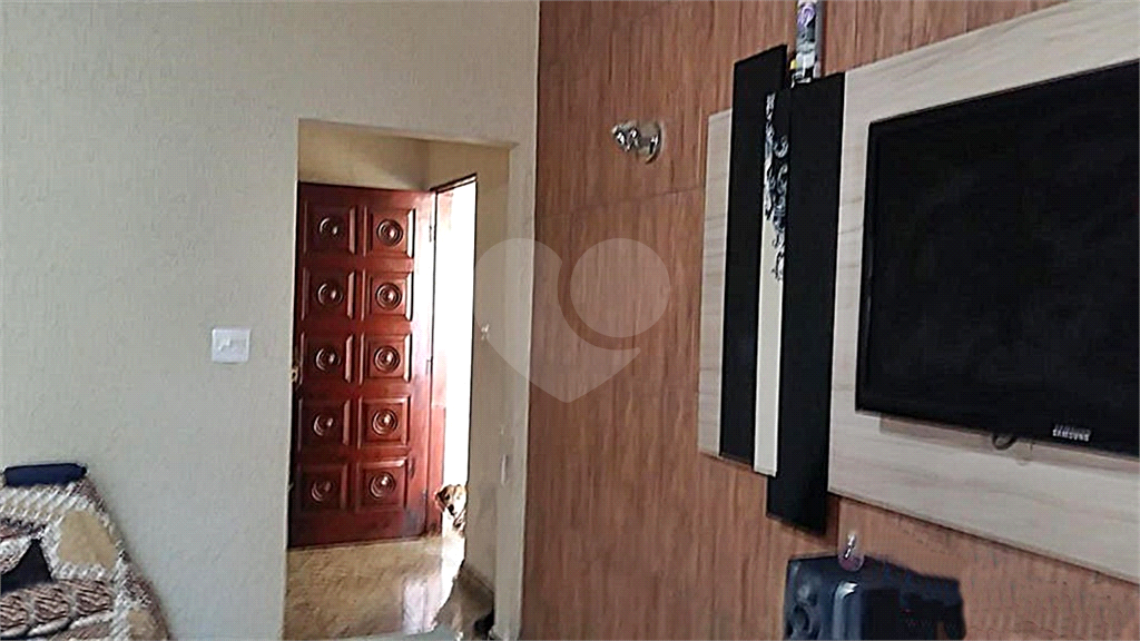 Sobrado com 4 vagas de garagem