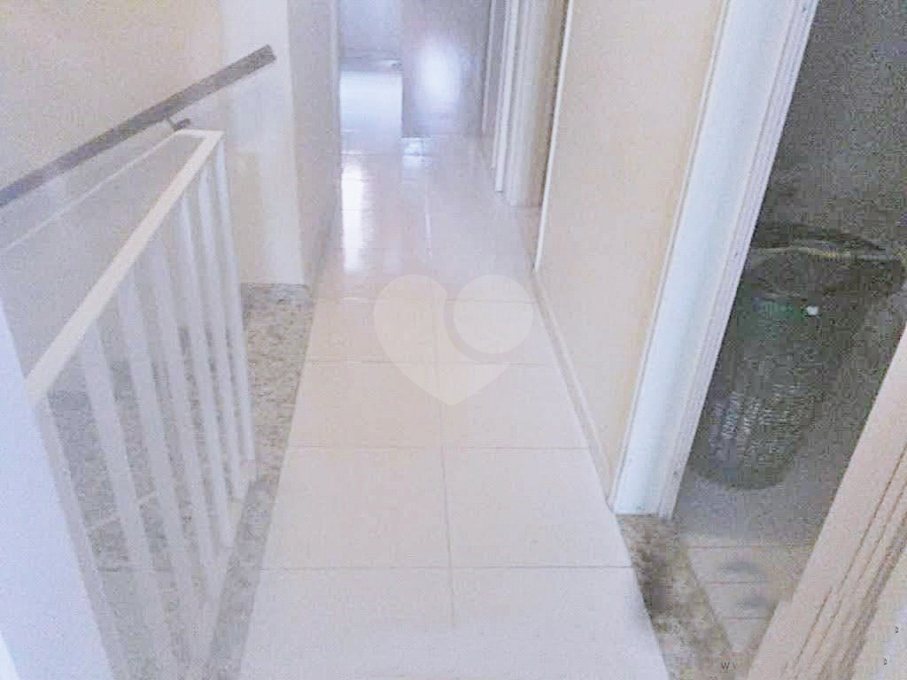 Sobrado com 4 vagas de garagem