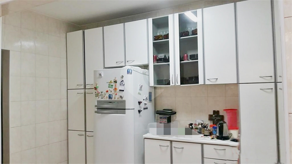 Sobrado com 4 vagas de garagem