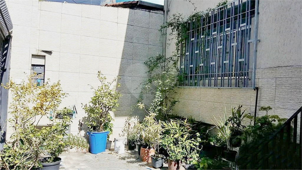 Sobrado com 4 vagas de garagem