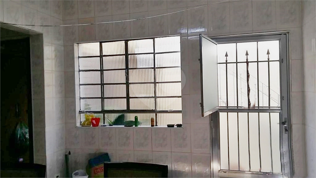 Sobrado com 4 vagas de garagem