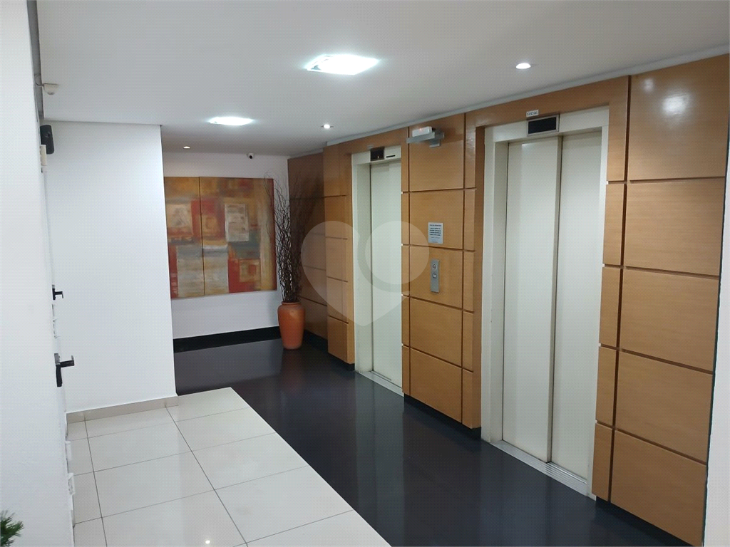 Apartamento à venda com 2 quartos, 57m² - Foto 32