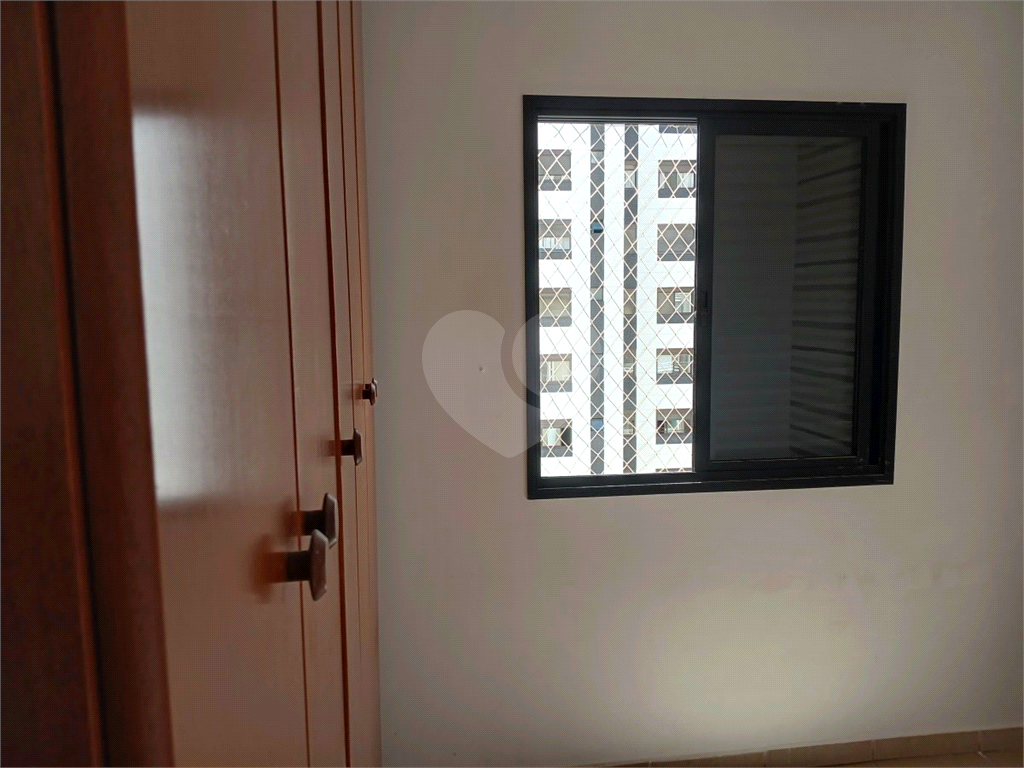 Apartamento à venda com 2 quartos, 57m² - Foto 11