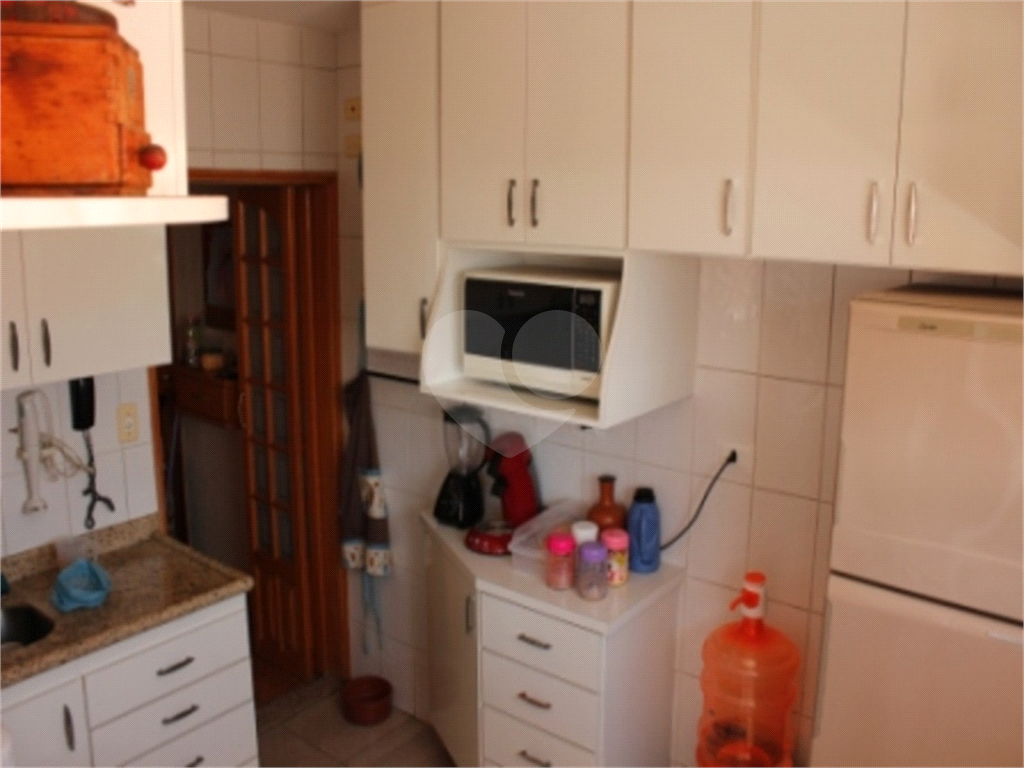 Apartamento à venda com 3 quartos, 60m² - Foto 11