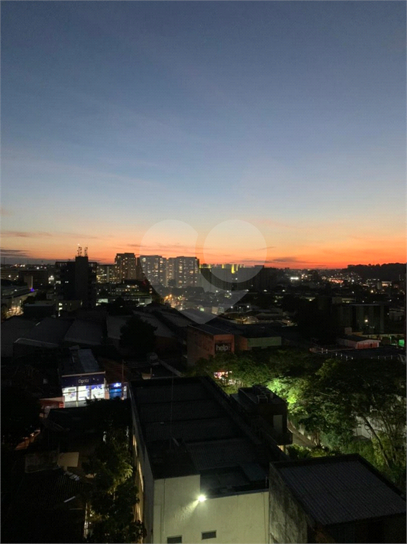APARTAMENTO em CENTRO