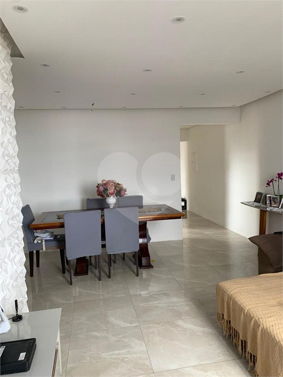 APARTAMENTO em CENTRO
