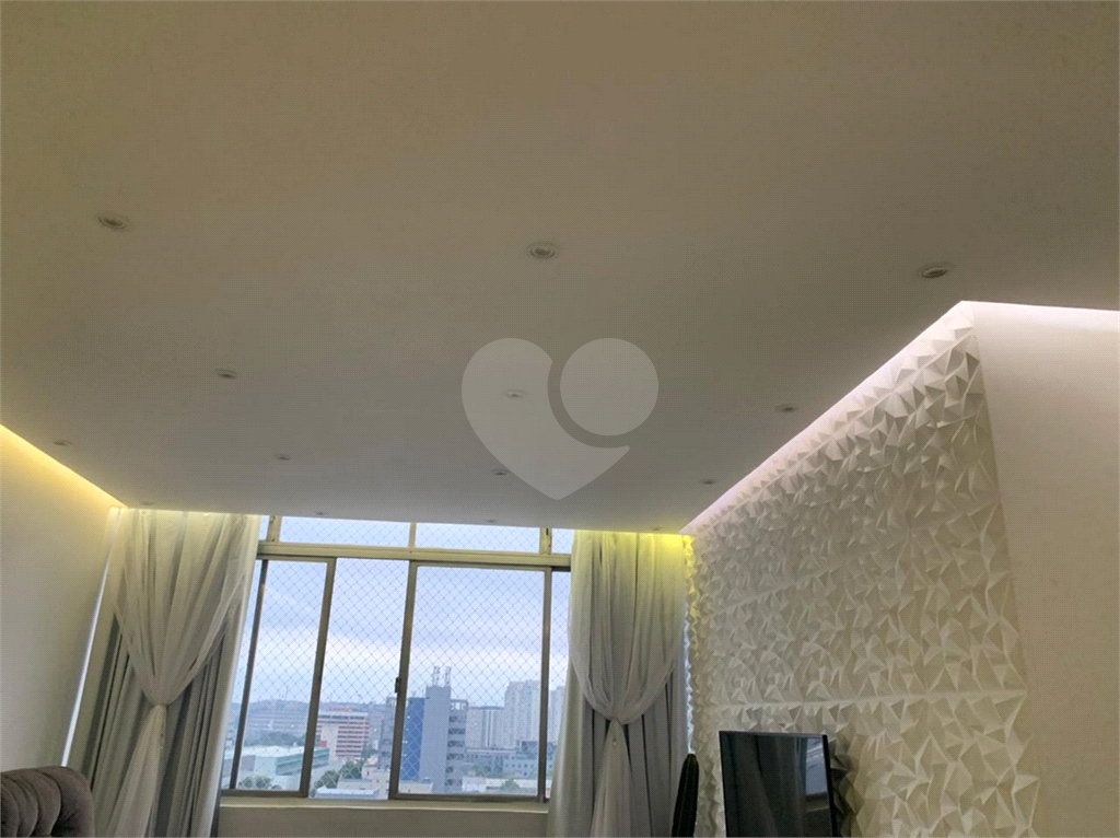 APARTAMENTO em CENTRO