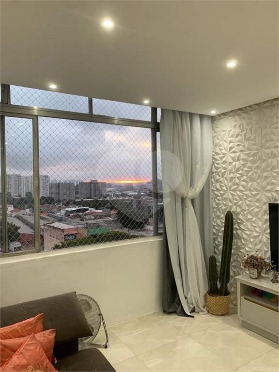 APARTAMENTO em CENTRO