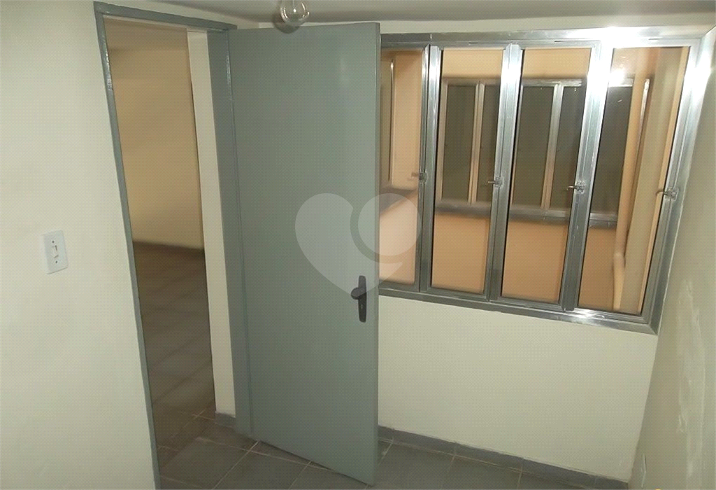 Prédio comercial e residencial Excelente no Jardim Brasil. 