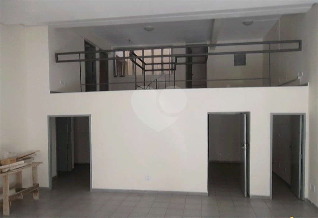 Prédio comercial e residencial Excelente no Jardim Brasil. 