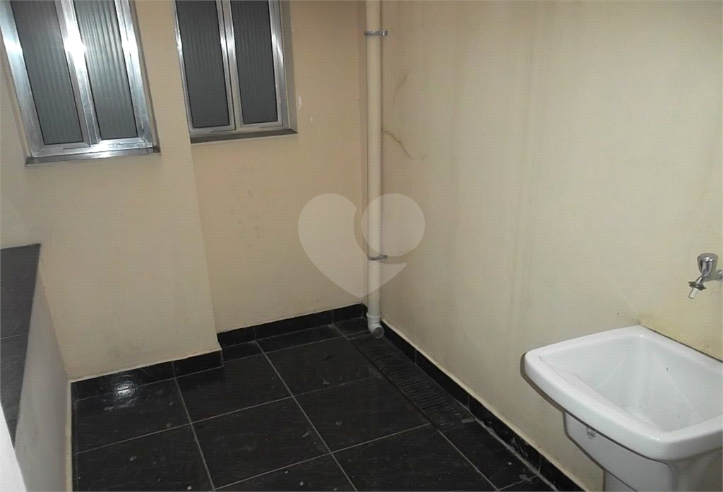 Prédio comercial e residencial Excelente no Jardim Brasil. 