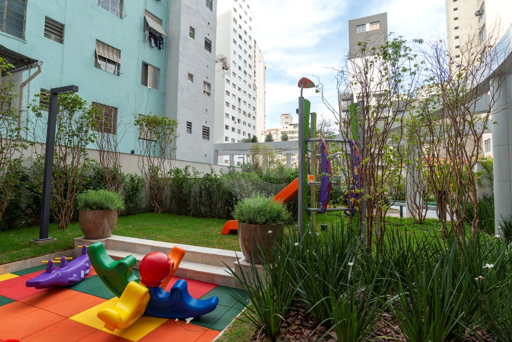 APARTAMENTO em CENTRO