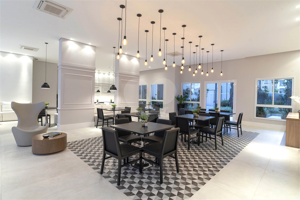 APARTAMENTO em CENTRO