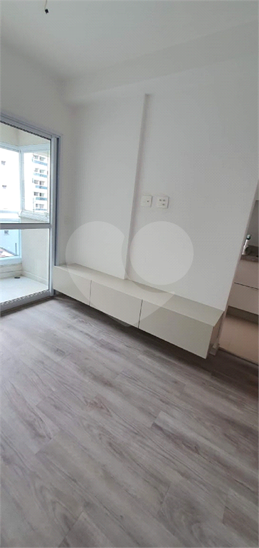 APARTAMENTO em CENTRO