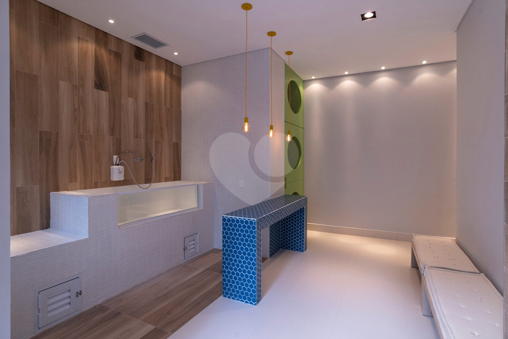 APARTAMENTO em CENTRO