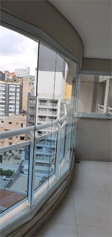 APARTAMENTO em CENTRO