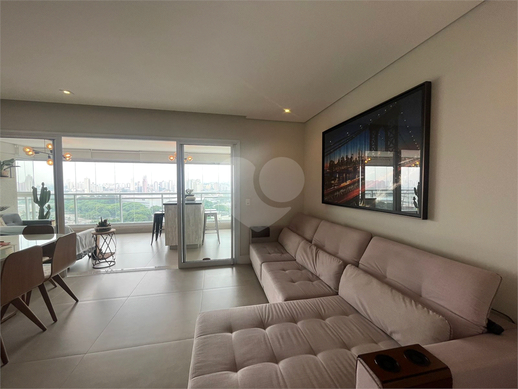 Apartamento de 117 m² na Barra Funda, com 3 suítes, 2 vagas