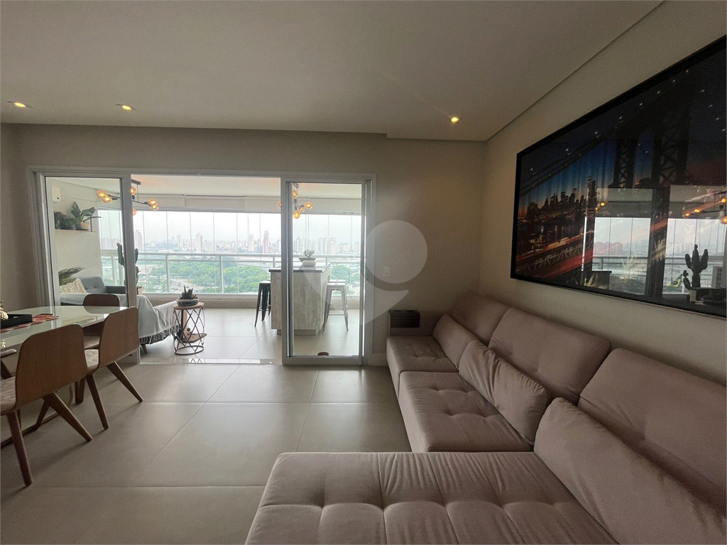 Apartamento de 117 m² na Barra Funda, com 3 suítes, 2 vagas