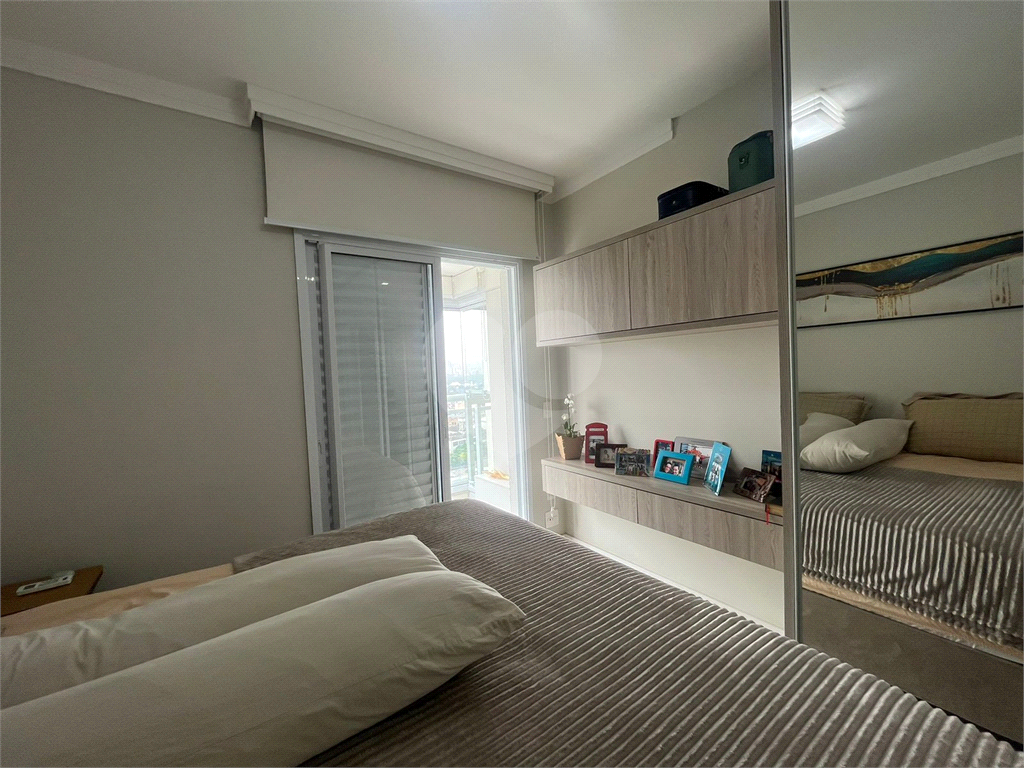 Apartamento finamente decorado de 117 m² na Barra Funda, com 3 suítes e 2 vagas