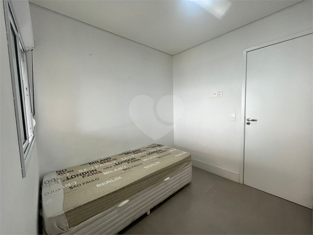 Apartamento finamente decorado de 117 m² na Barra Funda, com 3 suítes e 2 vagas