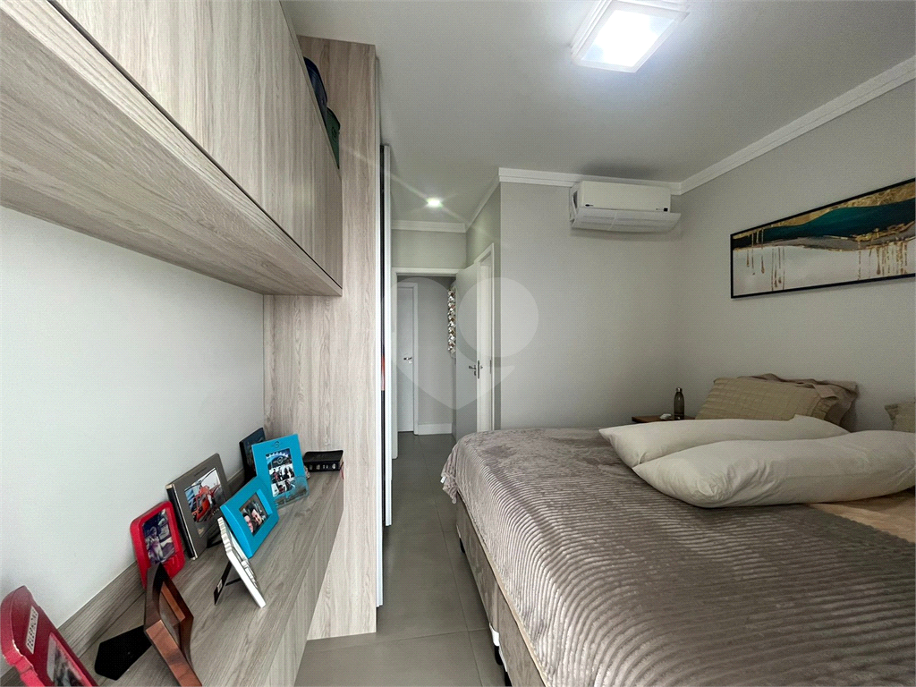 Apartamento finamente decorado de 117 m² na Barra Funda, com 3 suítes e 2 vagas