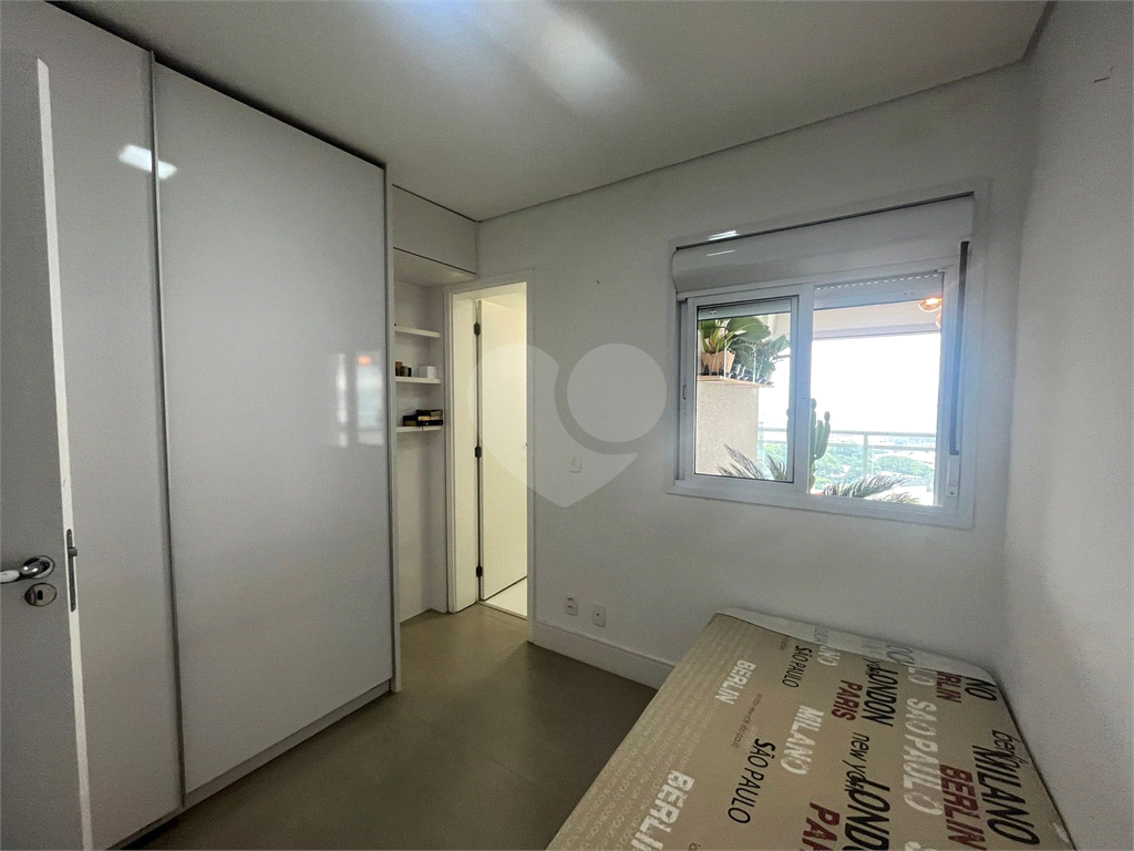 Apartamento finamente decorado de 117 m² na Barra Funda, com 3 suítes e 2 vagas