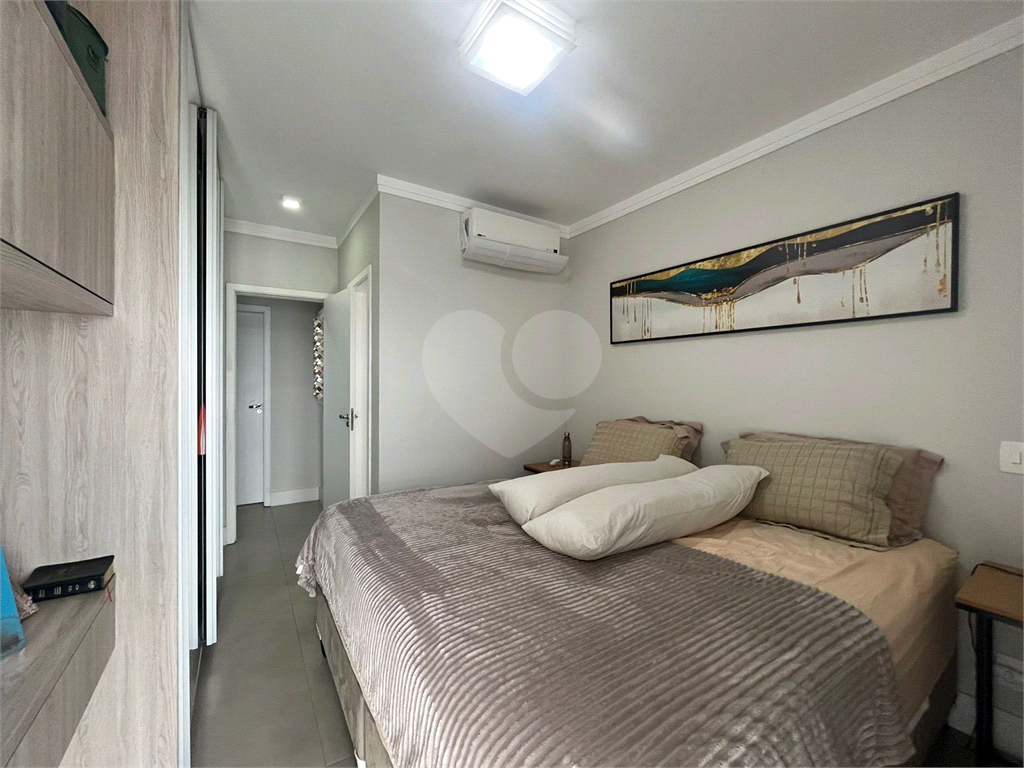 Apartamento finamente decorado de 117 m² na Barra Funda, com 3 suítes e 2 vagas