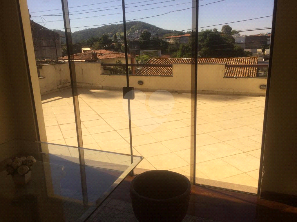 Sobrado à venda com 4 quartos, 370m² - Foto 1